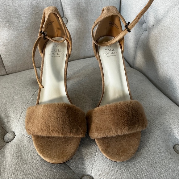 Oasis Society NWOB Hadley Feather Heel SIZE 10 - Picture 3 of 7
